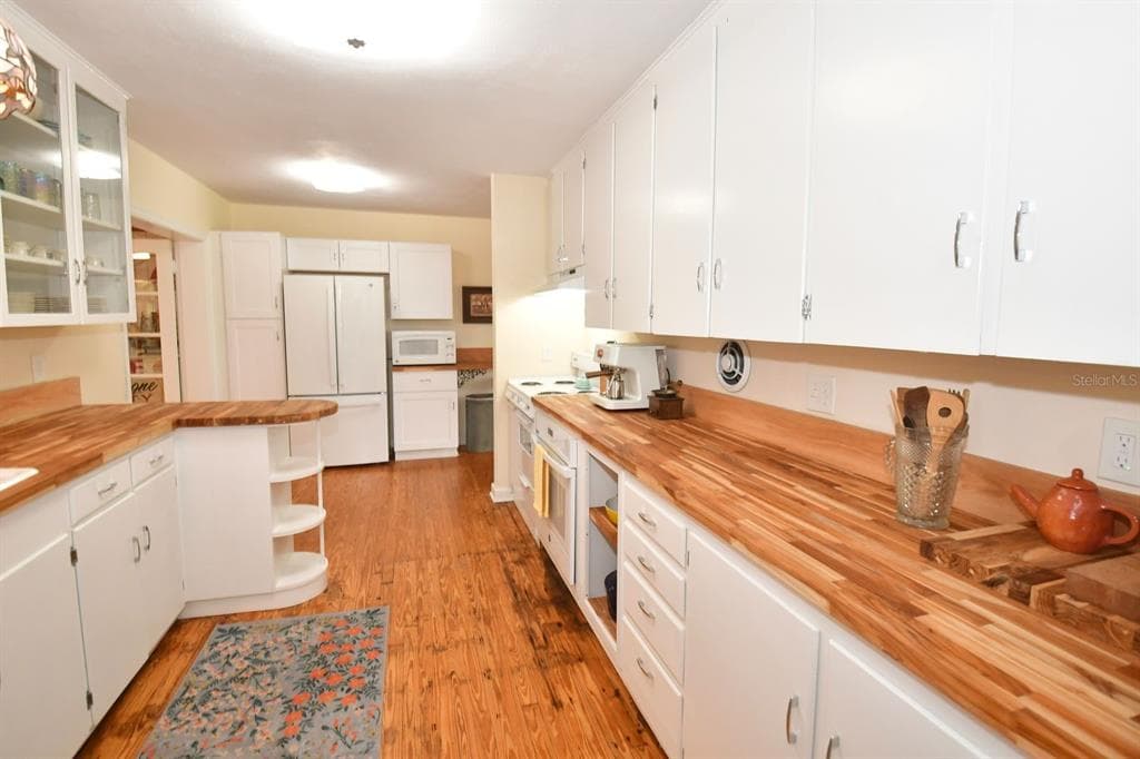 160 BAYSHORE DRIVE photo 21