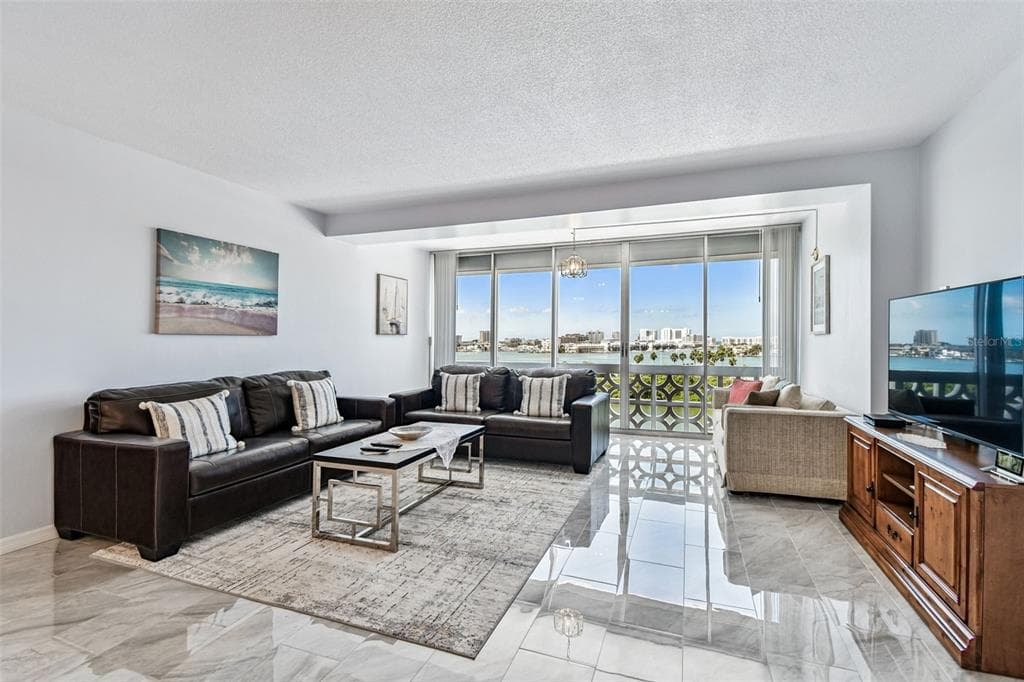 31 ISLAND WAY #609 3