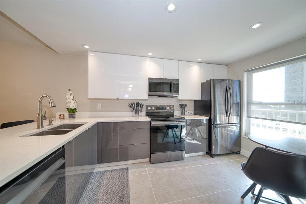 105 ISLAND WAY 132 photo 23