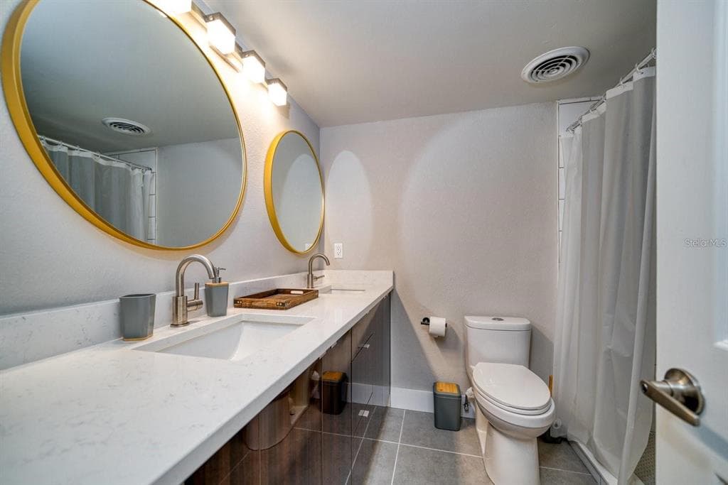 105 ISLAND WAY 132 photo 14