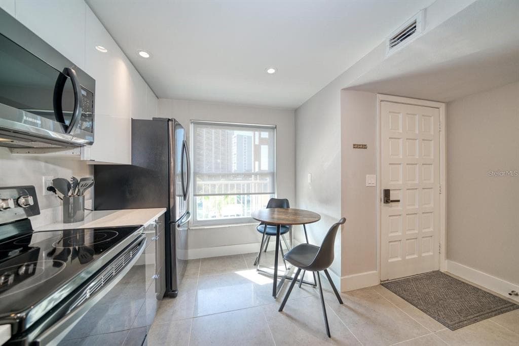 105 ISLAND WAY 132 photo 4
