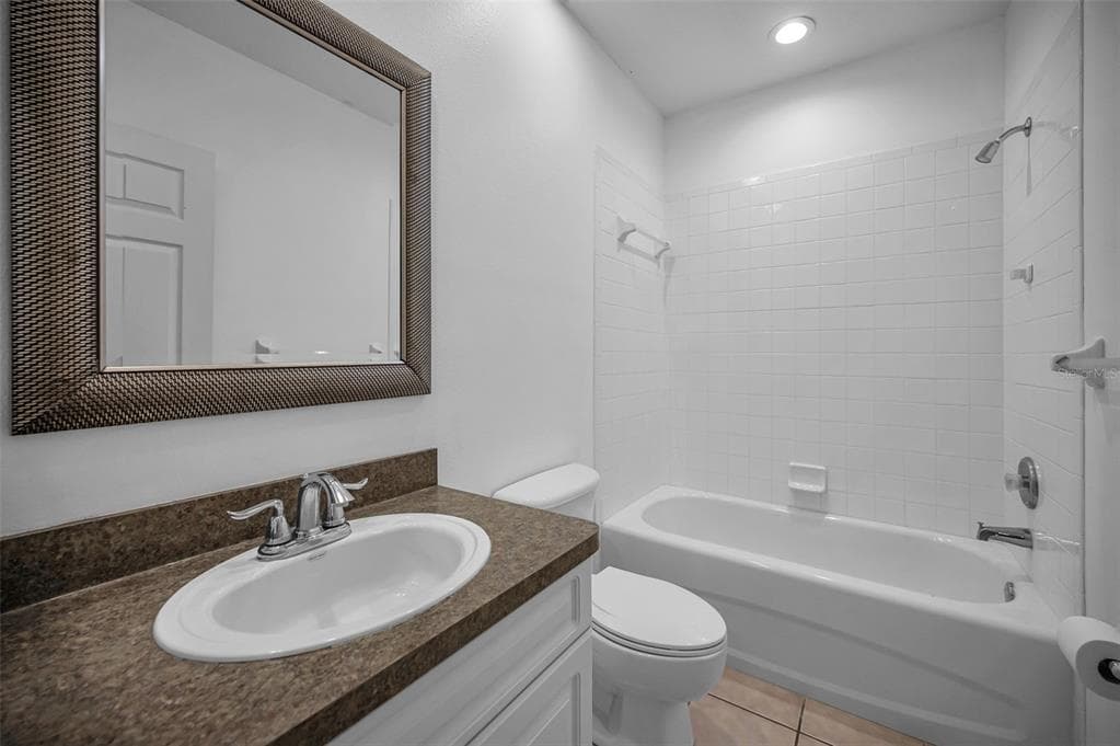 1400 WATER VIEW DRIVE W 202 photo 19
