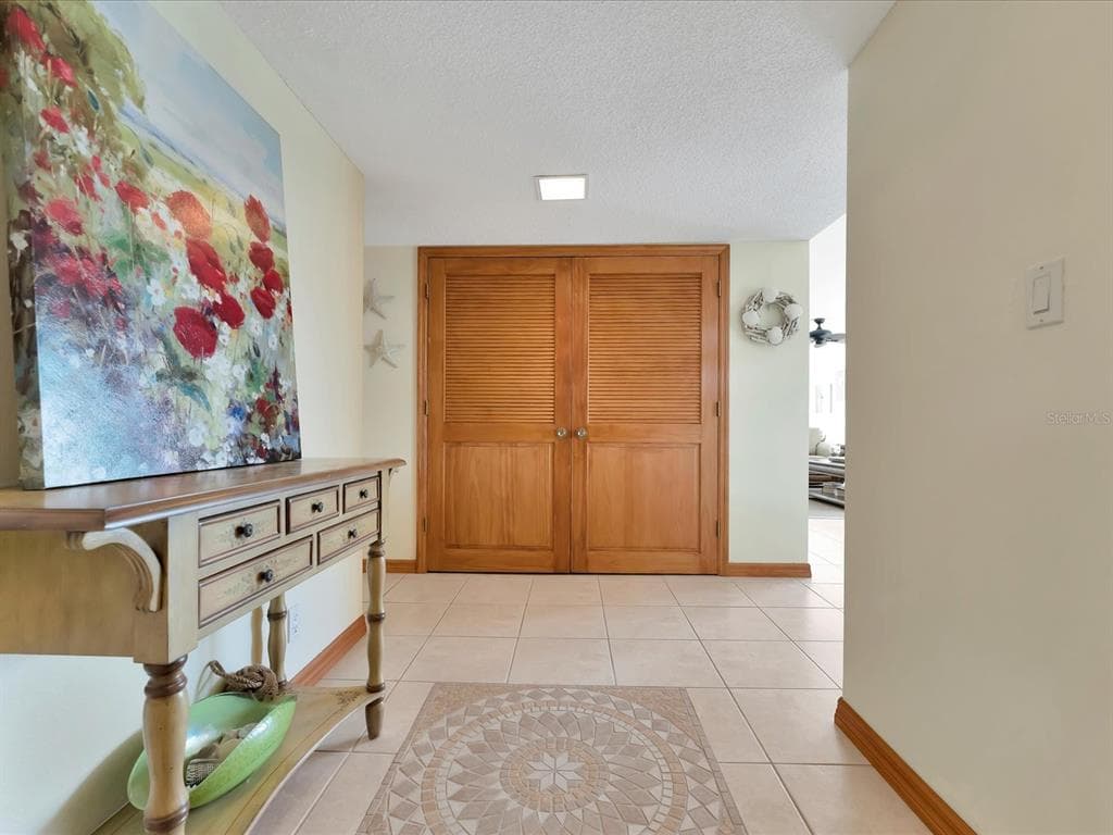 1400 GULF BOULEVARD 204 photo 3