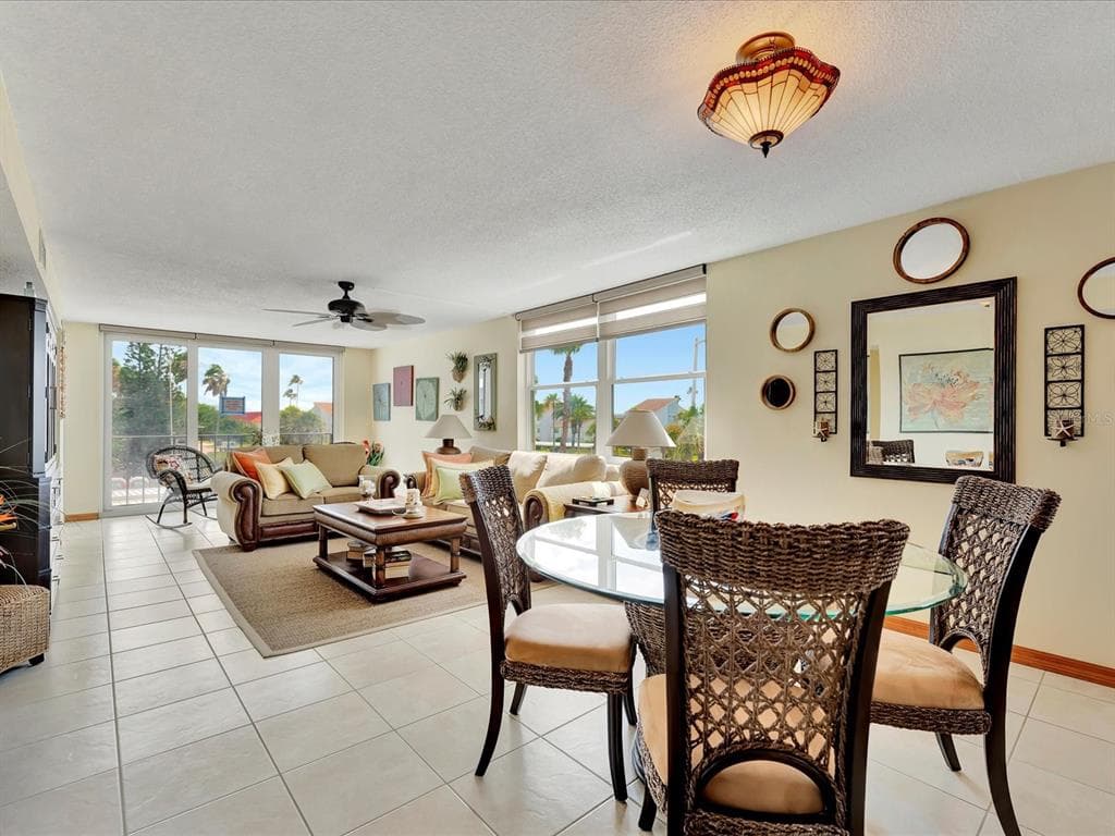 1400 GULF BOULEVARD 204 photo 5