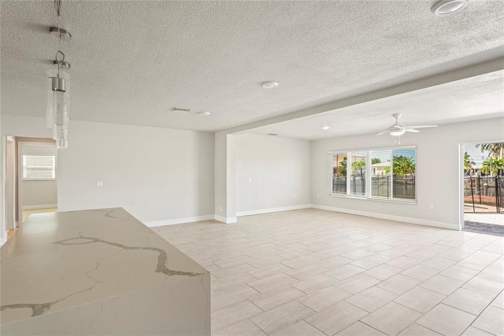 516 CRYSTAL DRIVE photo 10