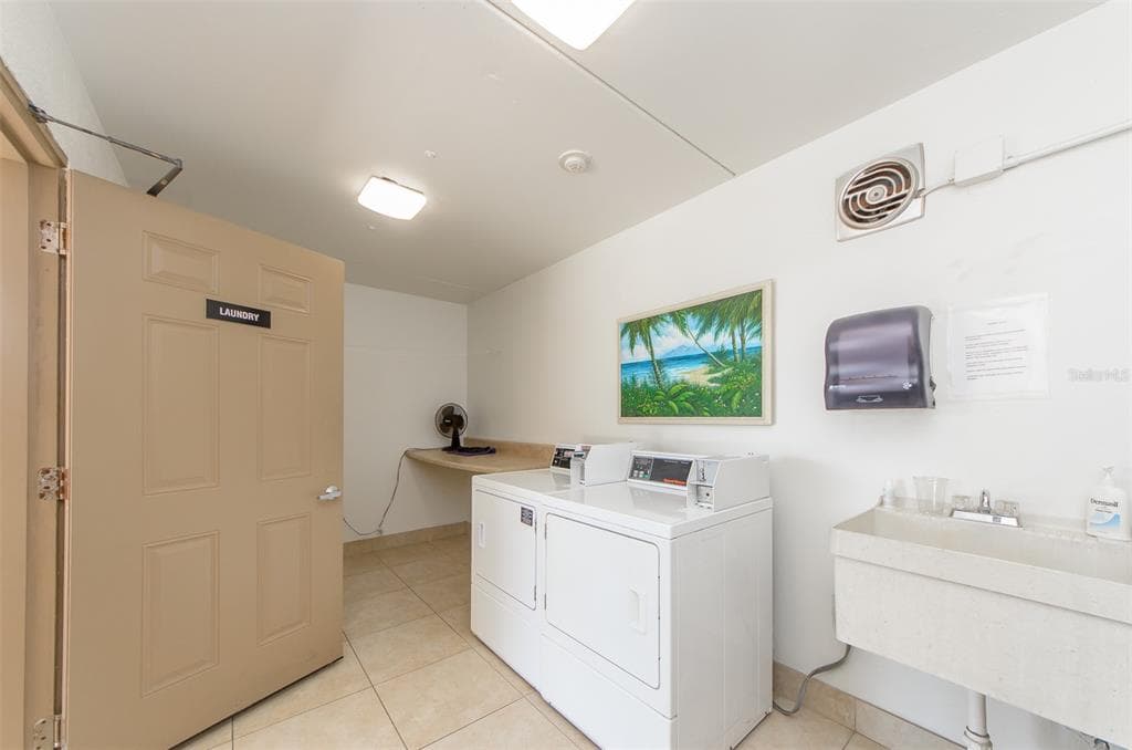 105 ISLAND WAY 121 photo 22