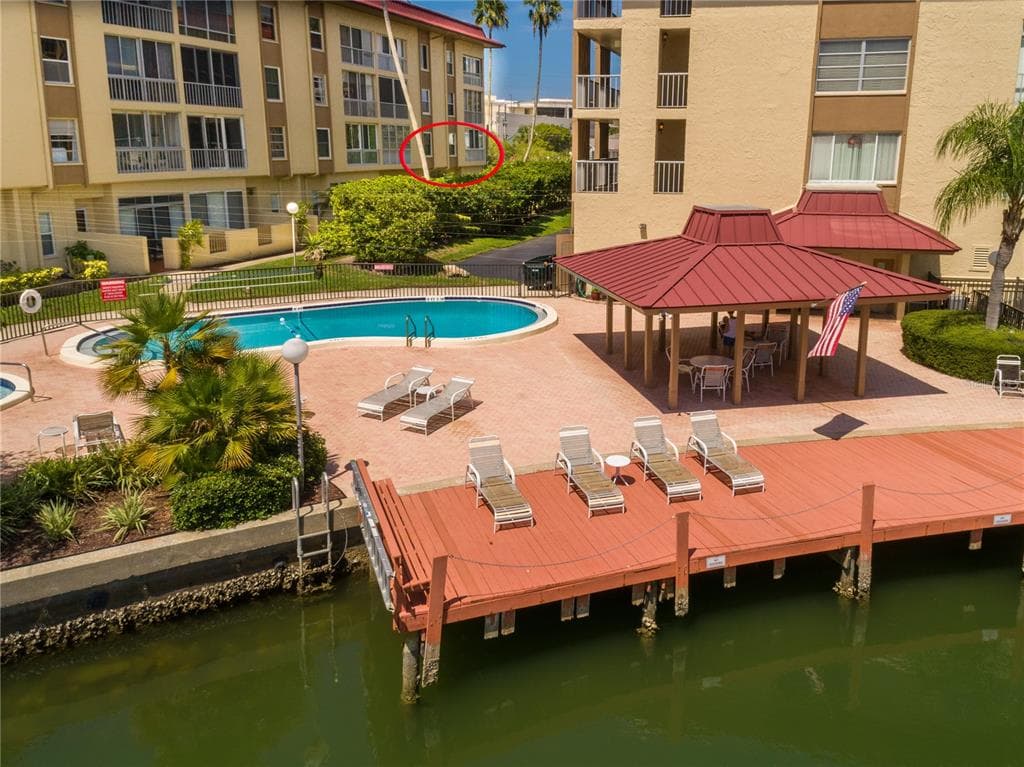 105 ISLAND WAY #121 1