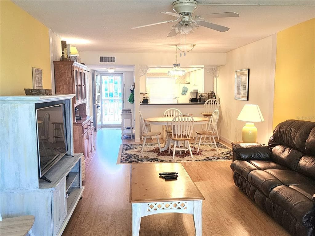 105 ISLAND WAY 121 photo 9
