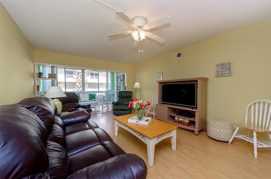105 ISLAND WAY 121 photo 8