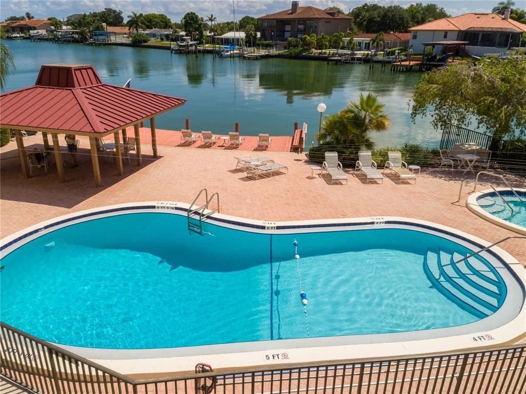105 ISLAND WAY 121 photo 25