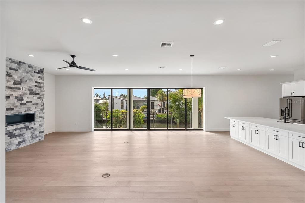 530 DE NARVAEZ DRIVE photo 11