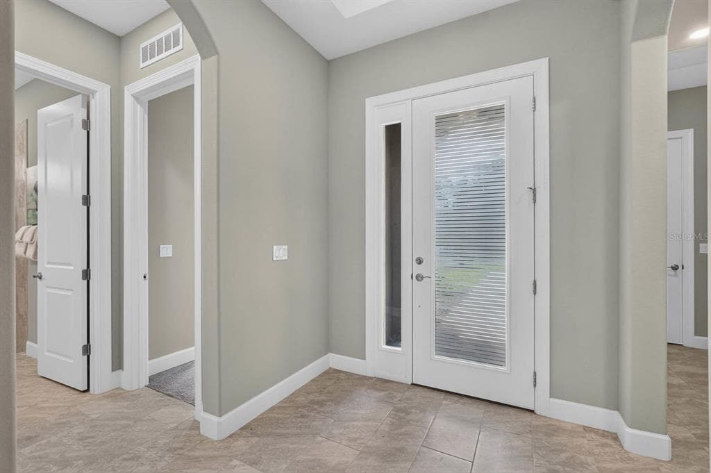 27 S RIVERWALK DRIVE 5