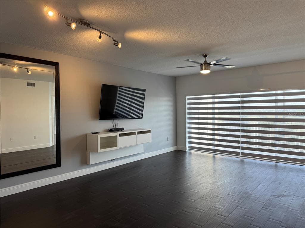 1200 COUNTRY CLUB DRIVE 2405 photo 19