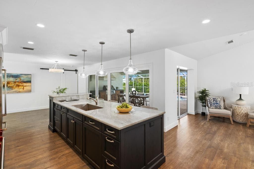 500 DONA DRIVE photo 12
