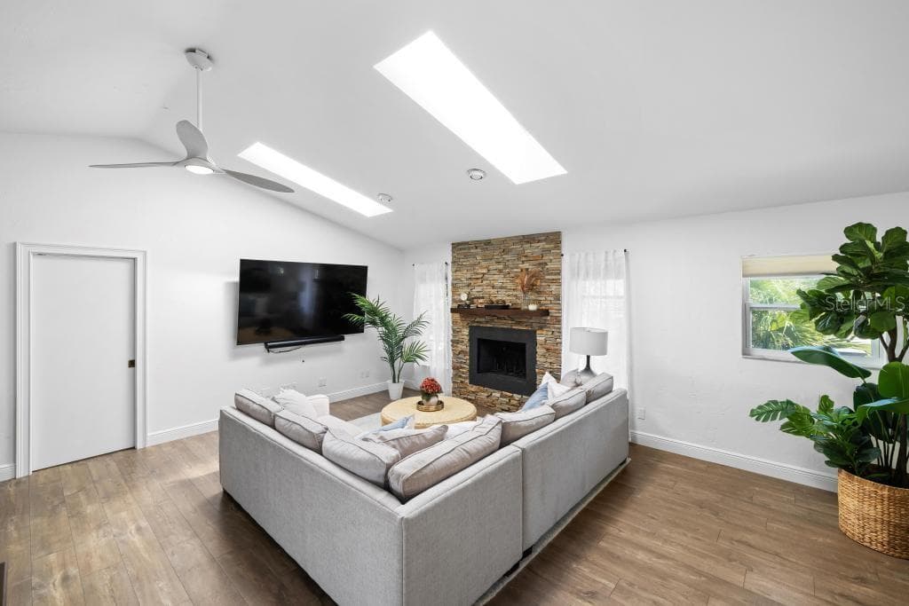 500 DONA DRIVE photo 21