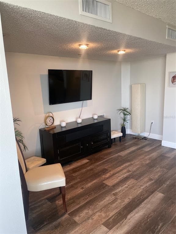 690 ISLAND WAY 1112 photo 18