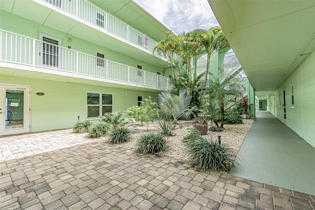 464 PAULA DRIVE N #116 3