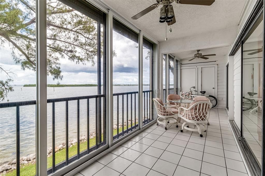 3840 MARINERS WAY 514A photo 17
