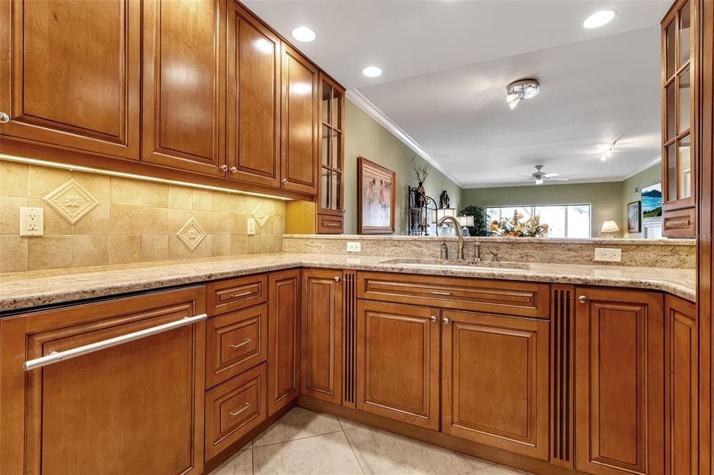 3840 MARINERS WAY 514A photo 10