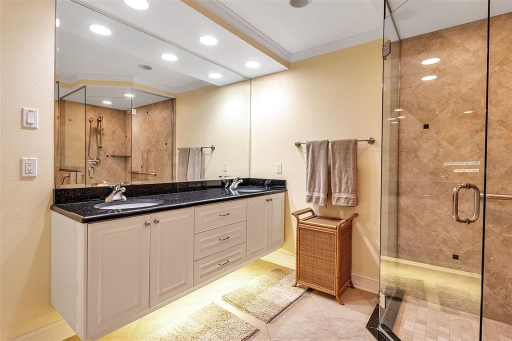3840 MARINERS WAY 514A photo 21