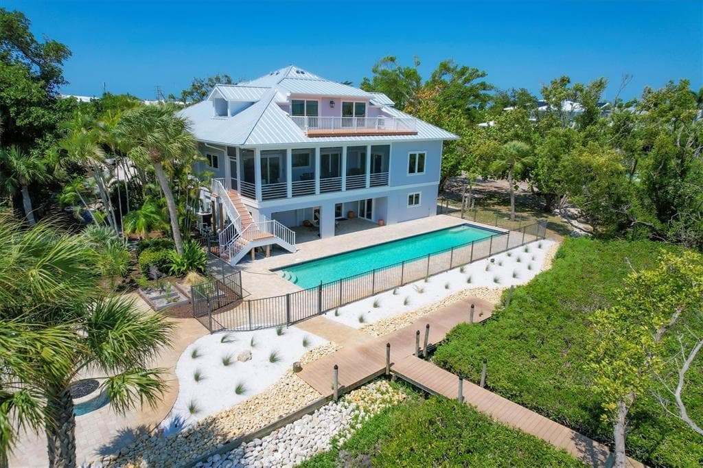 19 GROUPER HOLE DRIVE 3