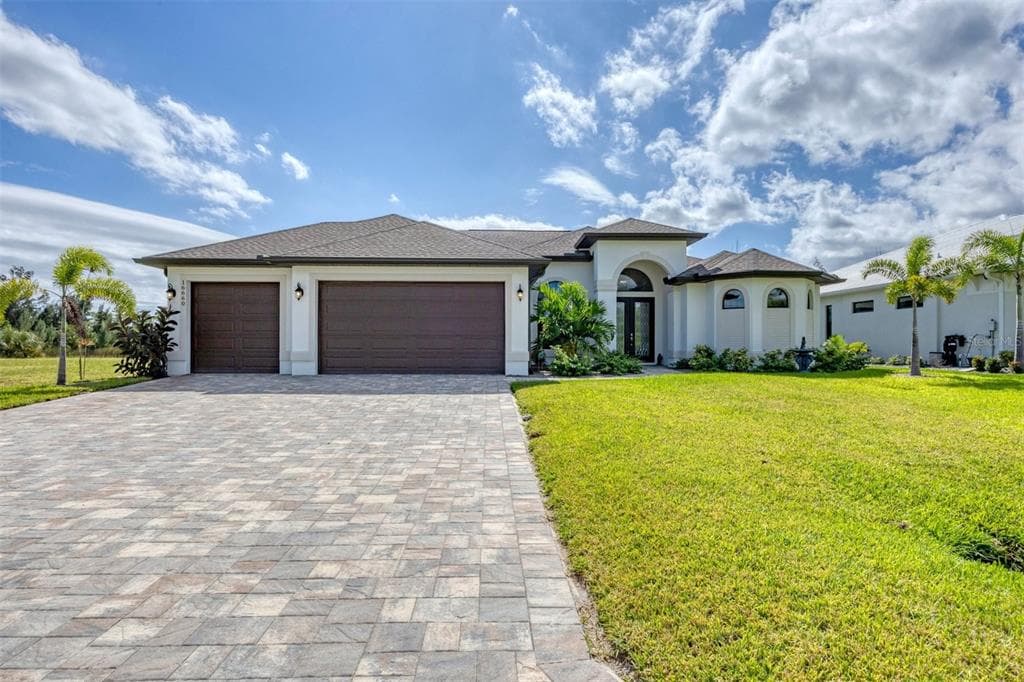 16660 LIGGETT CIRCLE photo 1