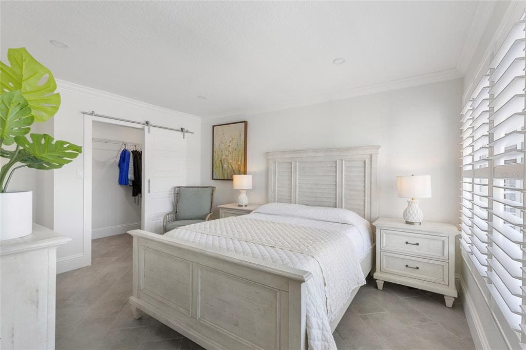 4390 EXETER DRIVE 206 photo 18