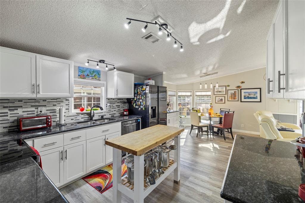 3413 BAYSIDE PARKWAY photo 17