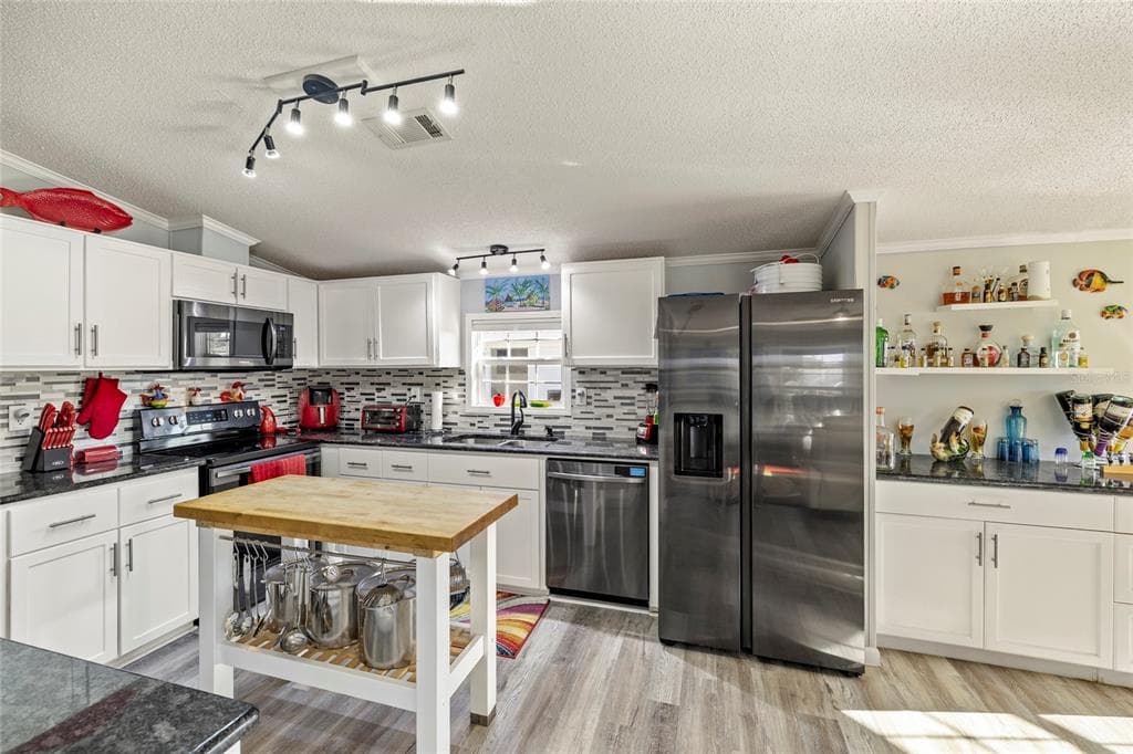 3413 BAYSIDE PARKWAY 3