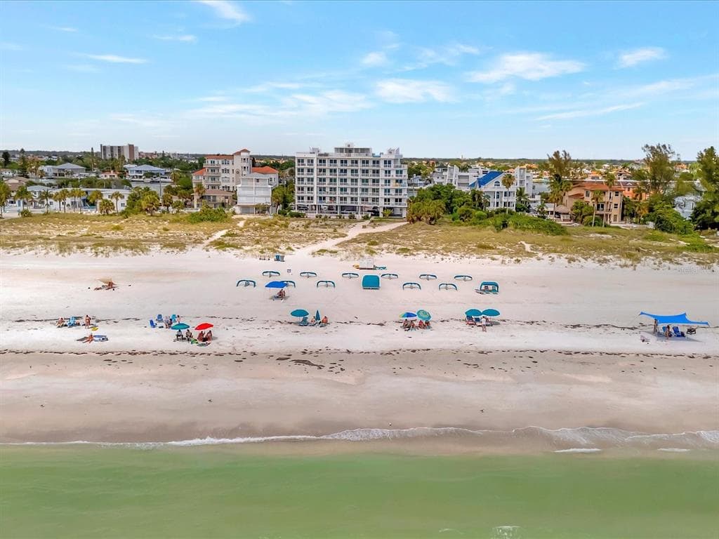 10116 GULF BOULEVARD 502W photo 9
