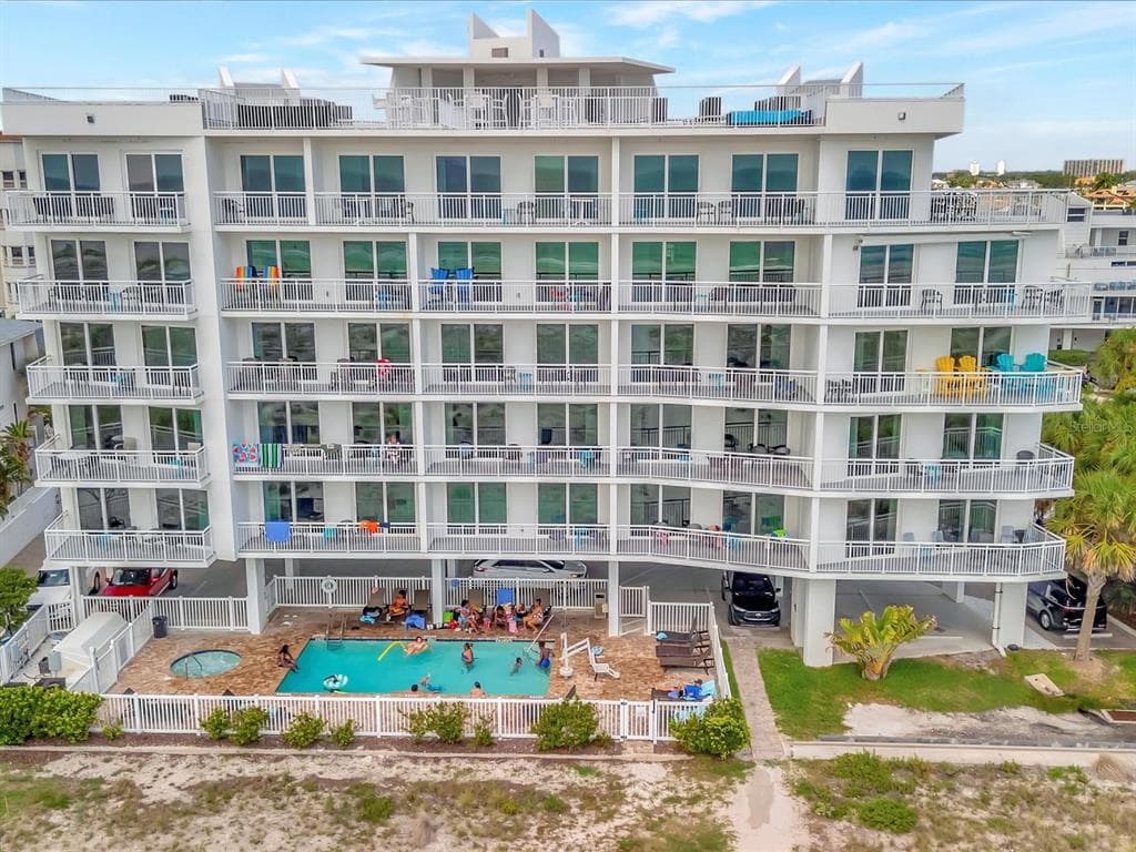 10116 GULF BOULEVARD 502W photo 10