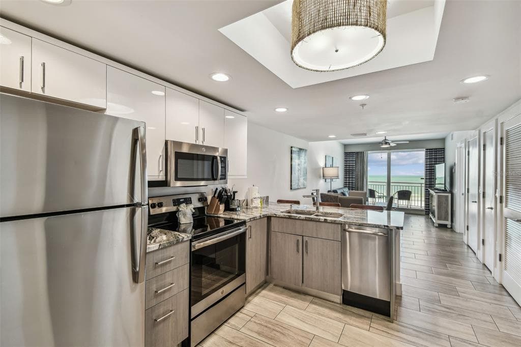 10116 GULF BOULEVARD 502W photo 15