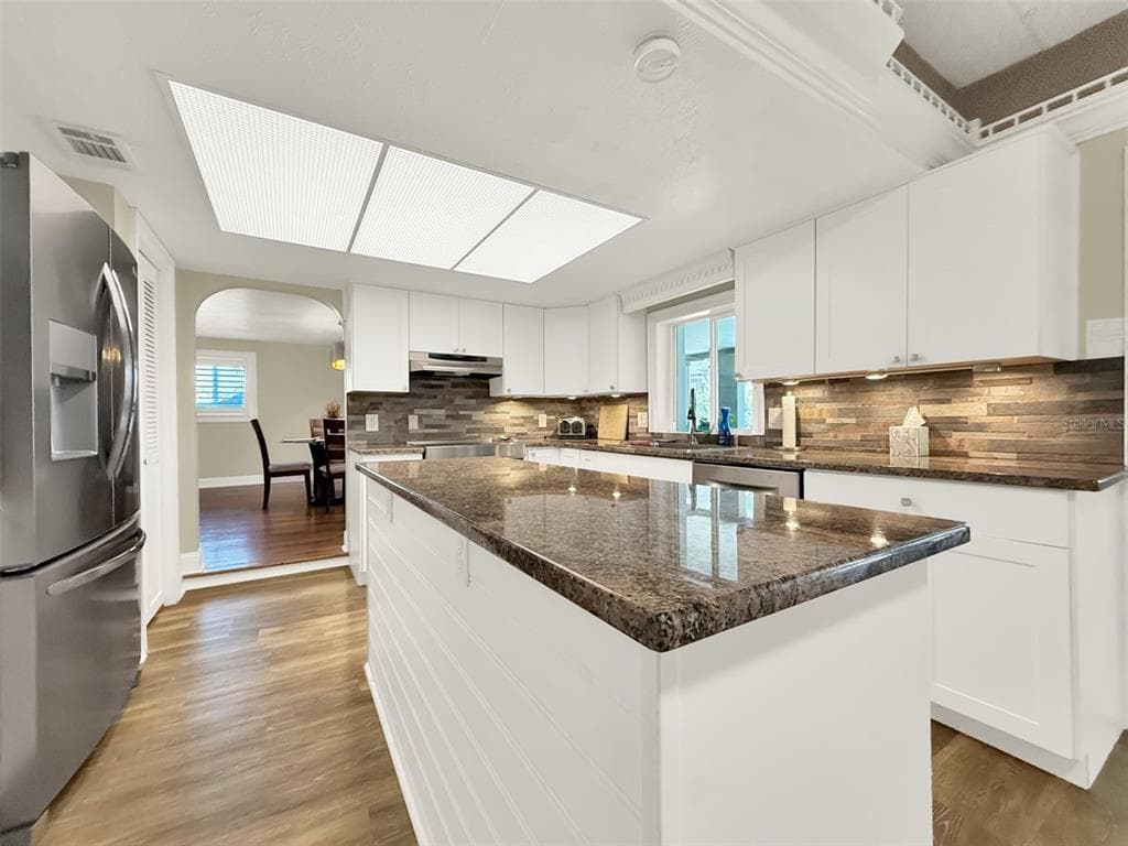301 QUAY ASSISI photo 18