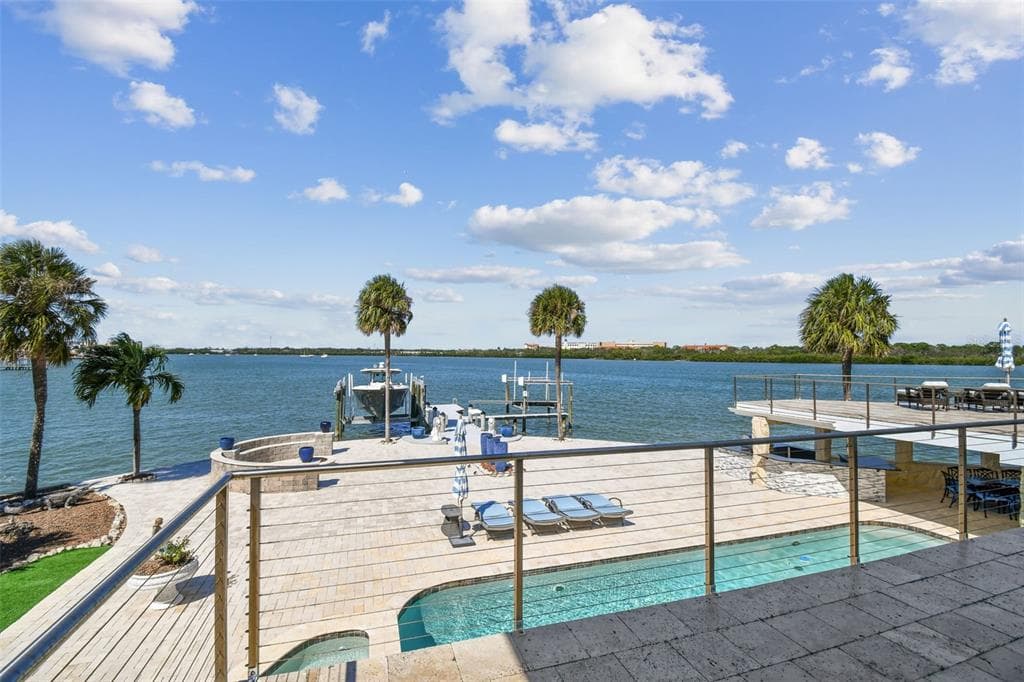 582 JOHNS PASS AVENUE 5