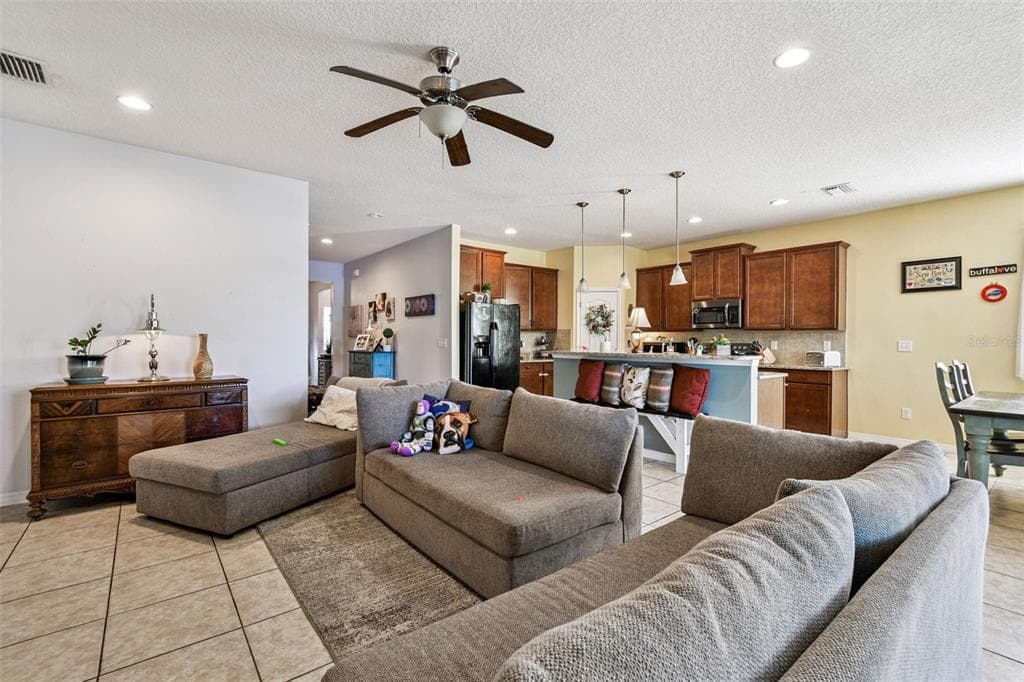 1110 LAUREN MANOR LOOP photo 20