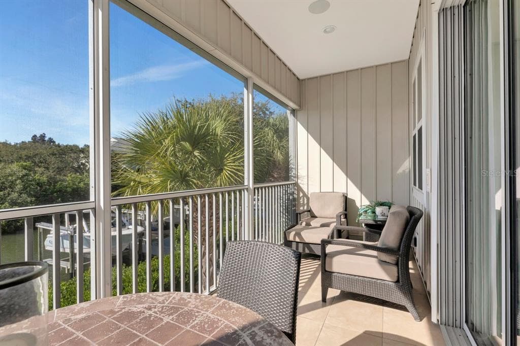 196 HAVEN BEACH DRIVE photo 24