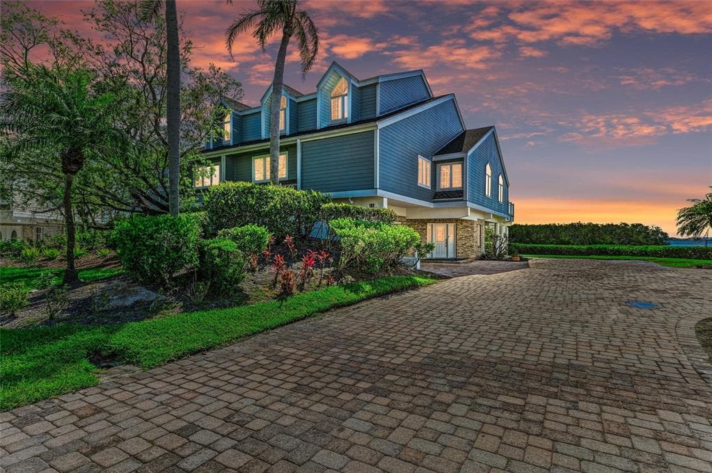 12 TIDY ISLAND BOULEVARD photo 2