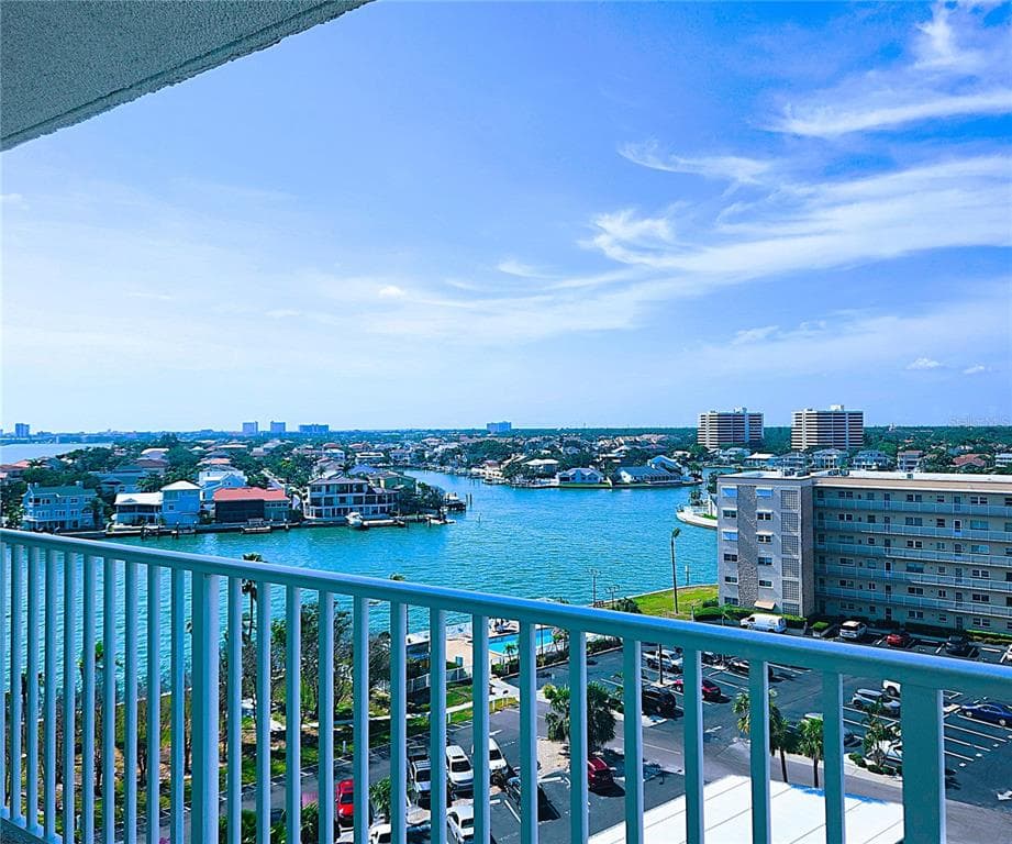 6060 SHORE BOULEVARD S 903 photo 12