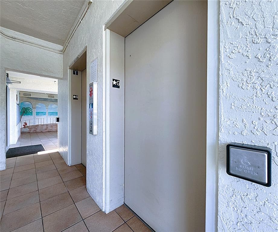 6060 SHORE BOULEVARD S 903 photo 10