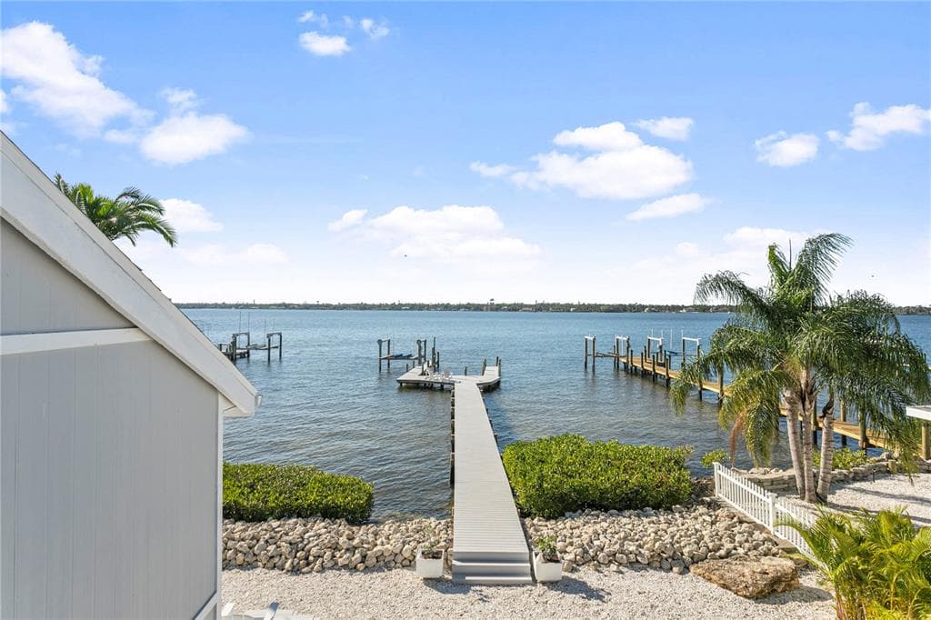 1905 4TH STREET W photo 20