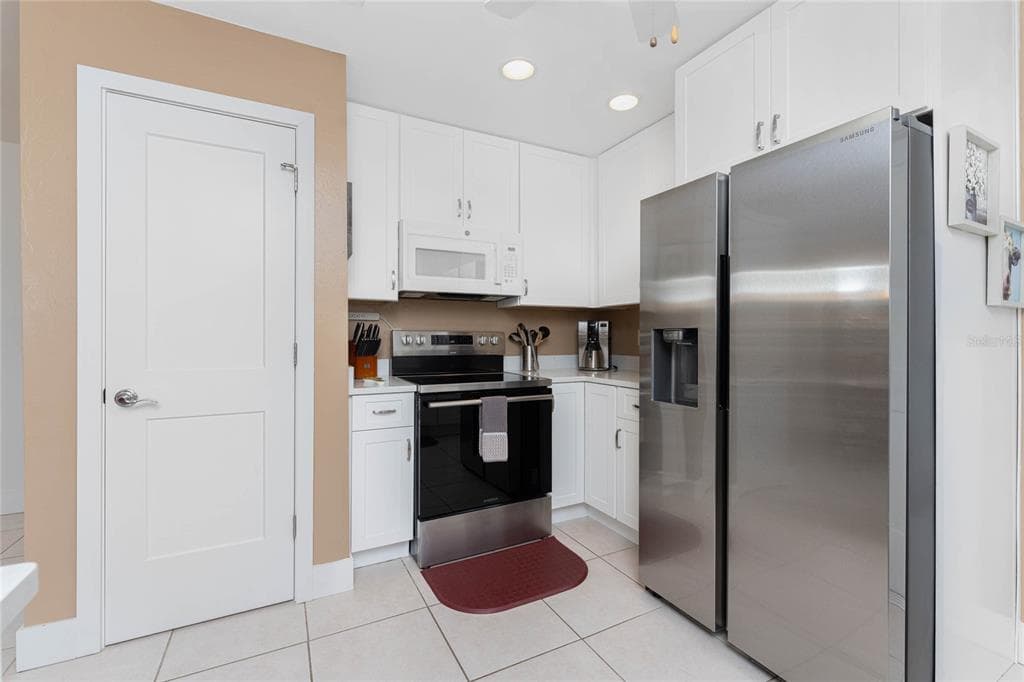 180 PURDY DRIVE photo 16