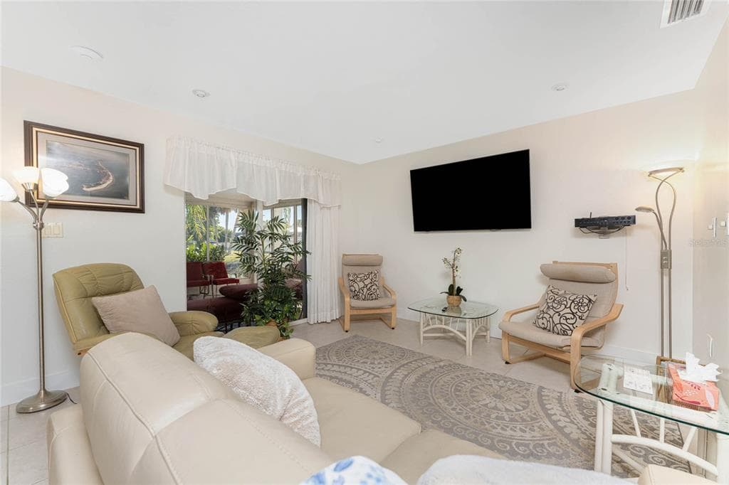 180 PURDY DRIVE photo 25