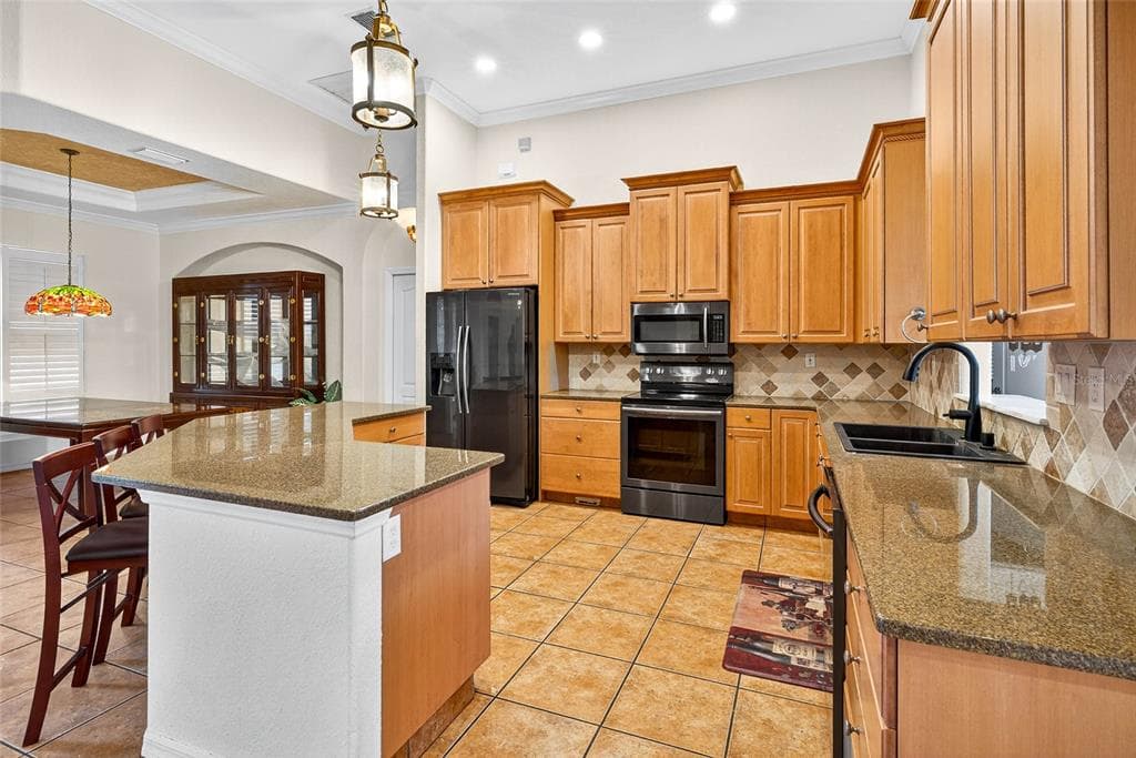 14743 1ST AVENUE E photo 16