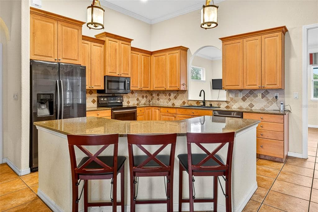 14743 1ST AVENUE E photo 18