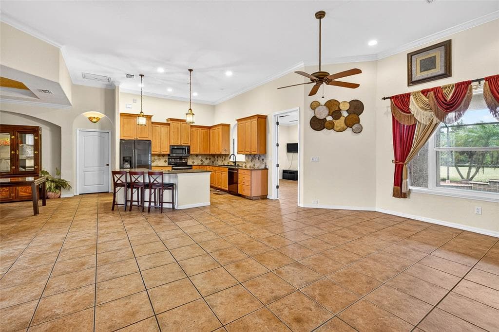 14743 1ST AVENUE E photo 8