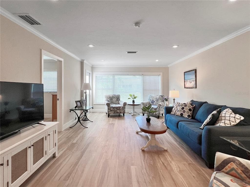 9811 HERNANDO COURT photo 6