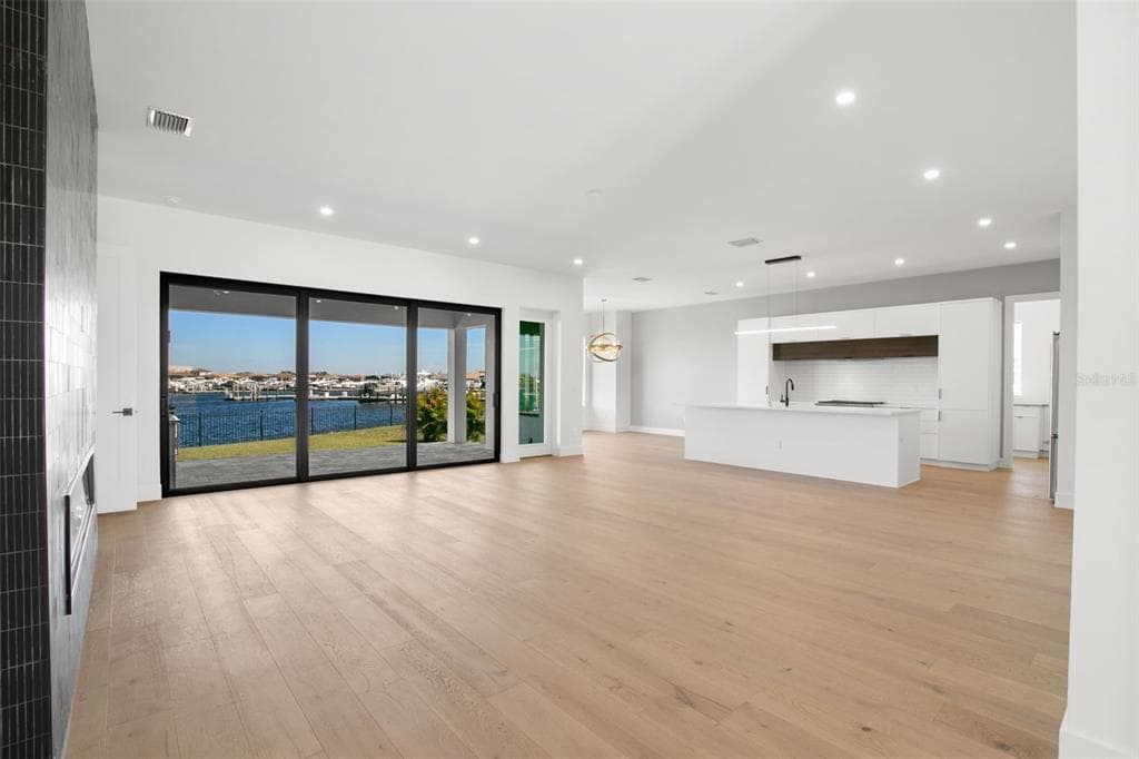 1810 4TH STREET E photo 12