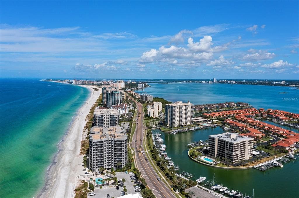 1660 GULF BOULEVARD #706 5