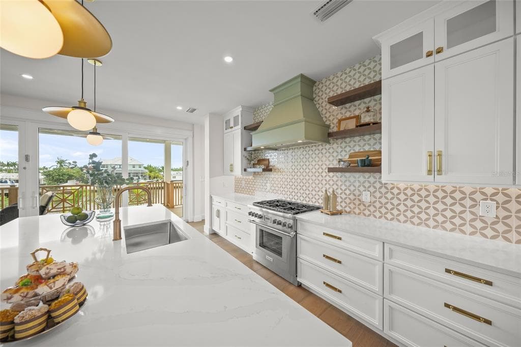 525 68TH STREET photo 12