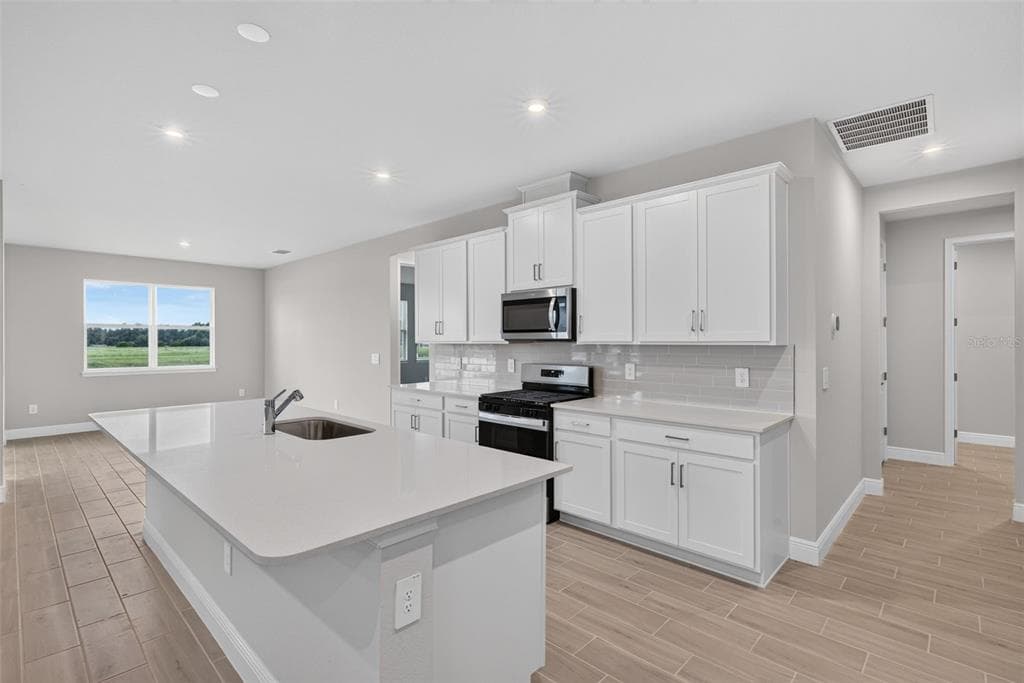 12927 PIERCE STREET photo 6